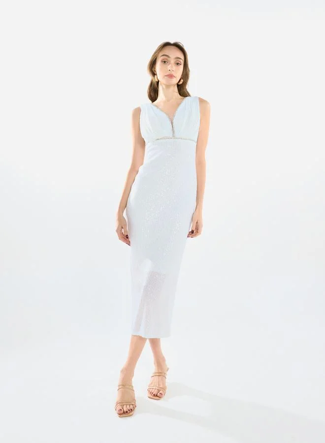 هاوس اوف مودا فستان ميدي بفتحة ياقة عميقة ومزين بالترتر